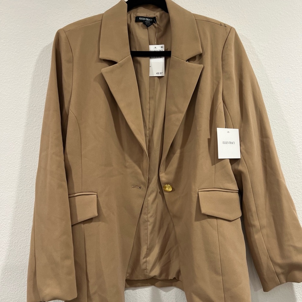 Ellen Tracy Classic Tan Blazer